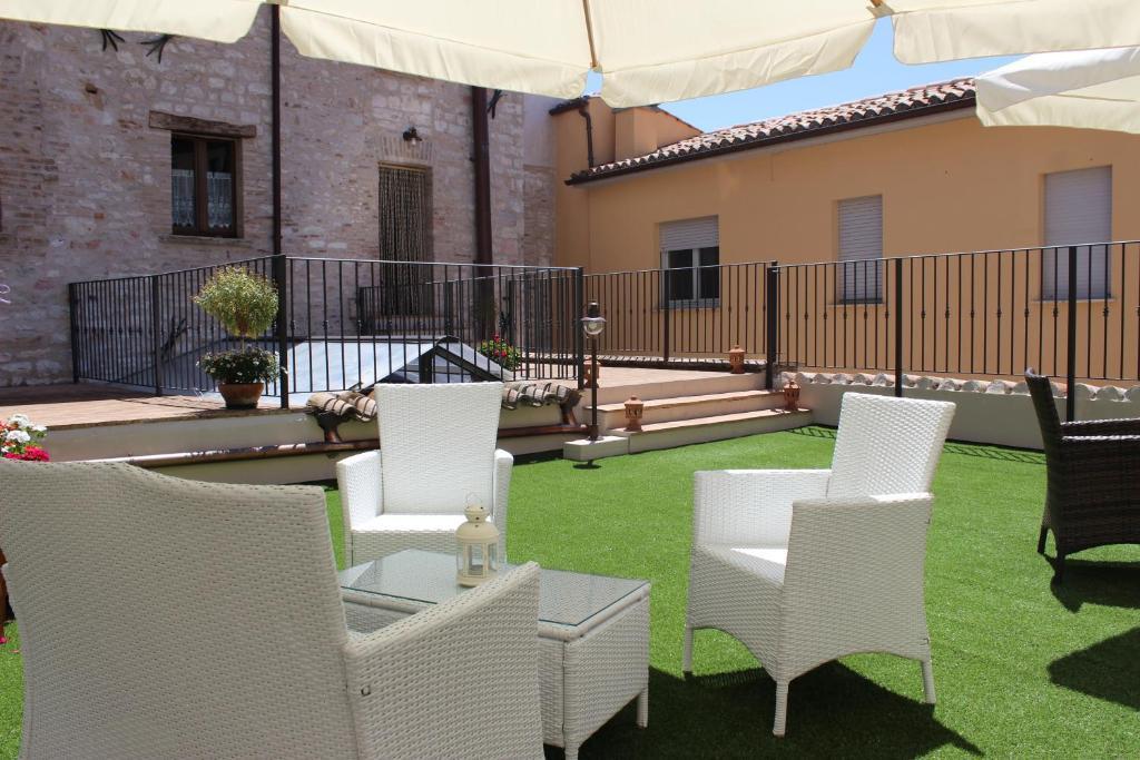 Borgo Sant'Angelo B&B Gualdo Tadino Exterior photo