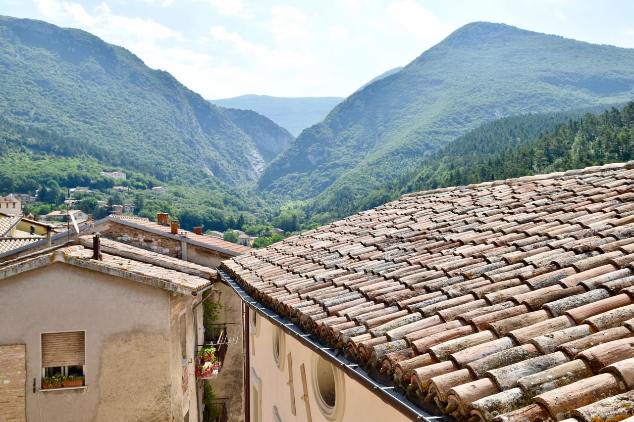 Borgo Sant'Angelo B&B Gualdo Tadino Exterior photo